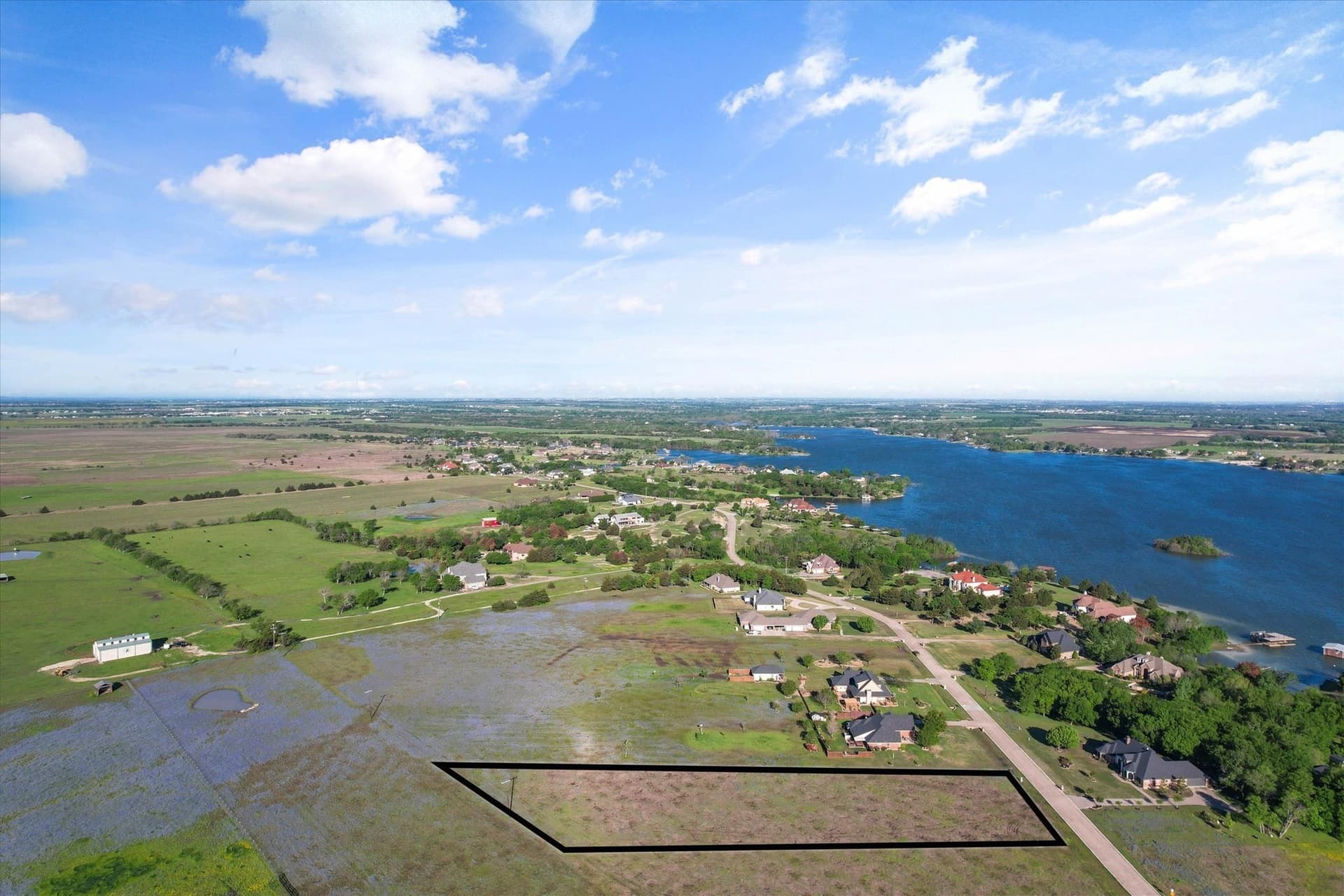 1.57 acres in Ellis County