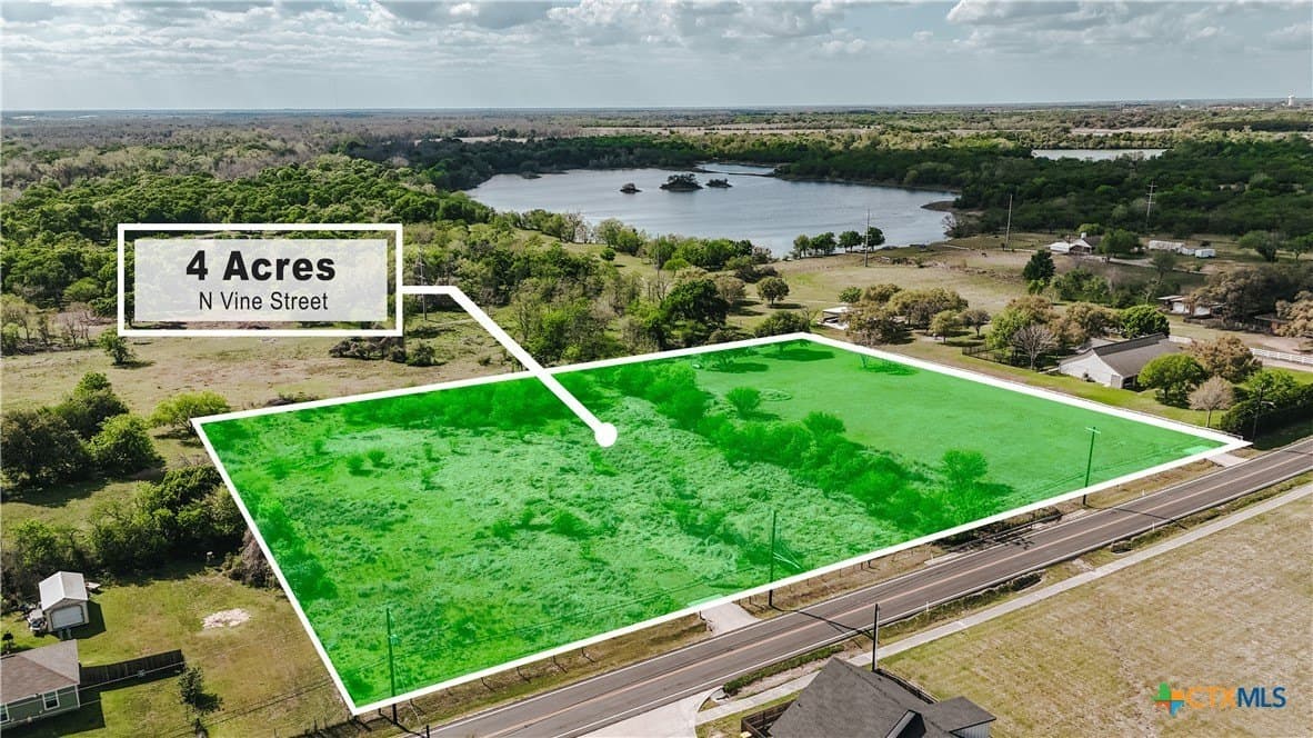 4 acres in Victoria County