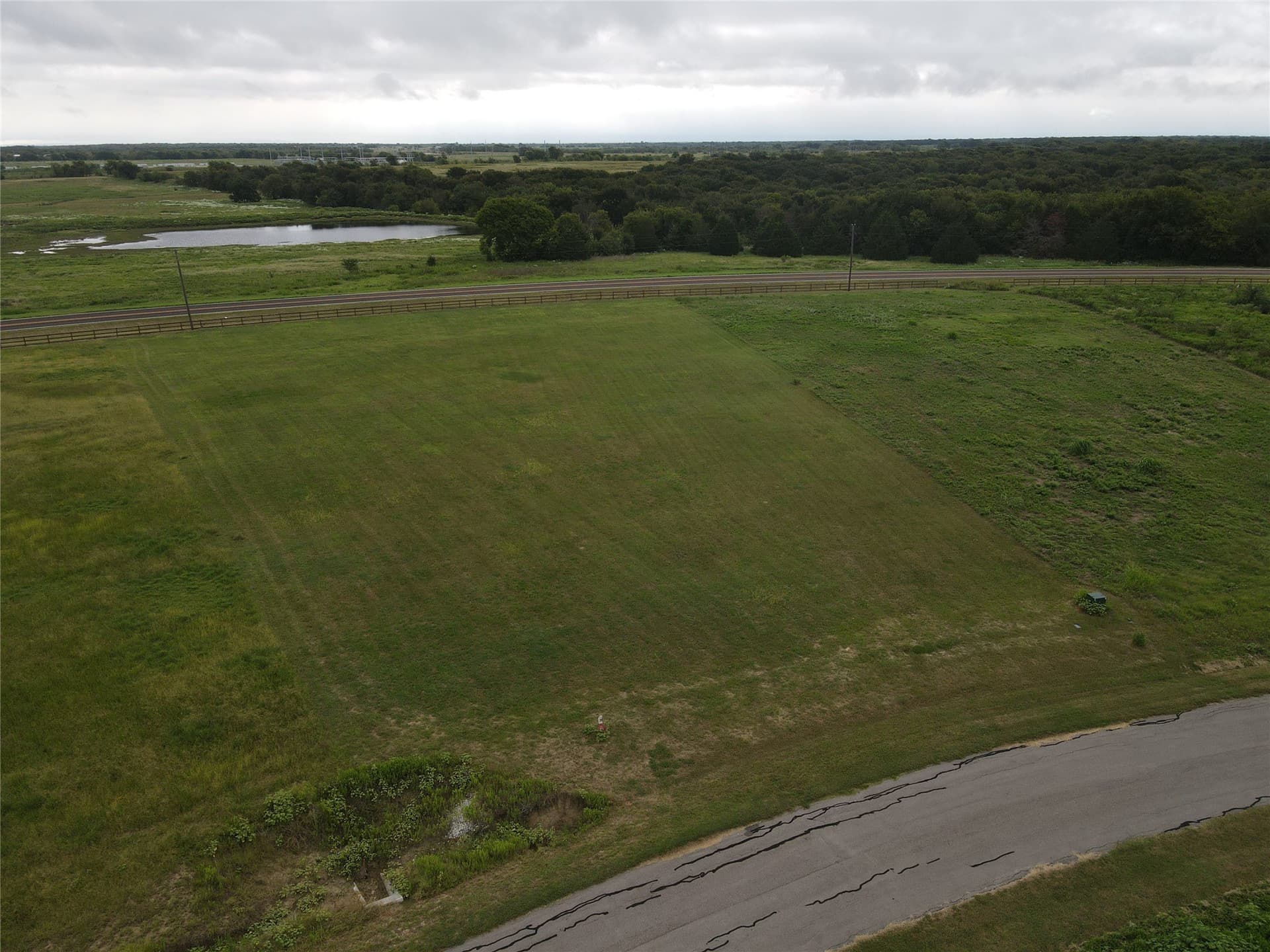 1.47 acres in Navarro County