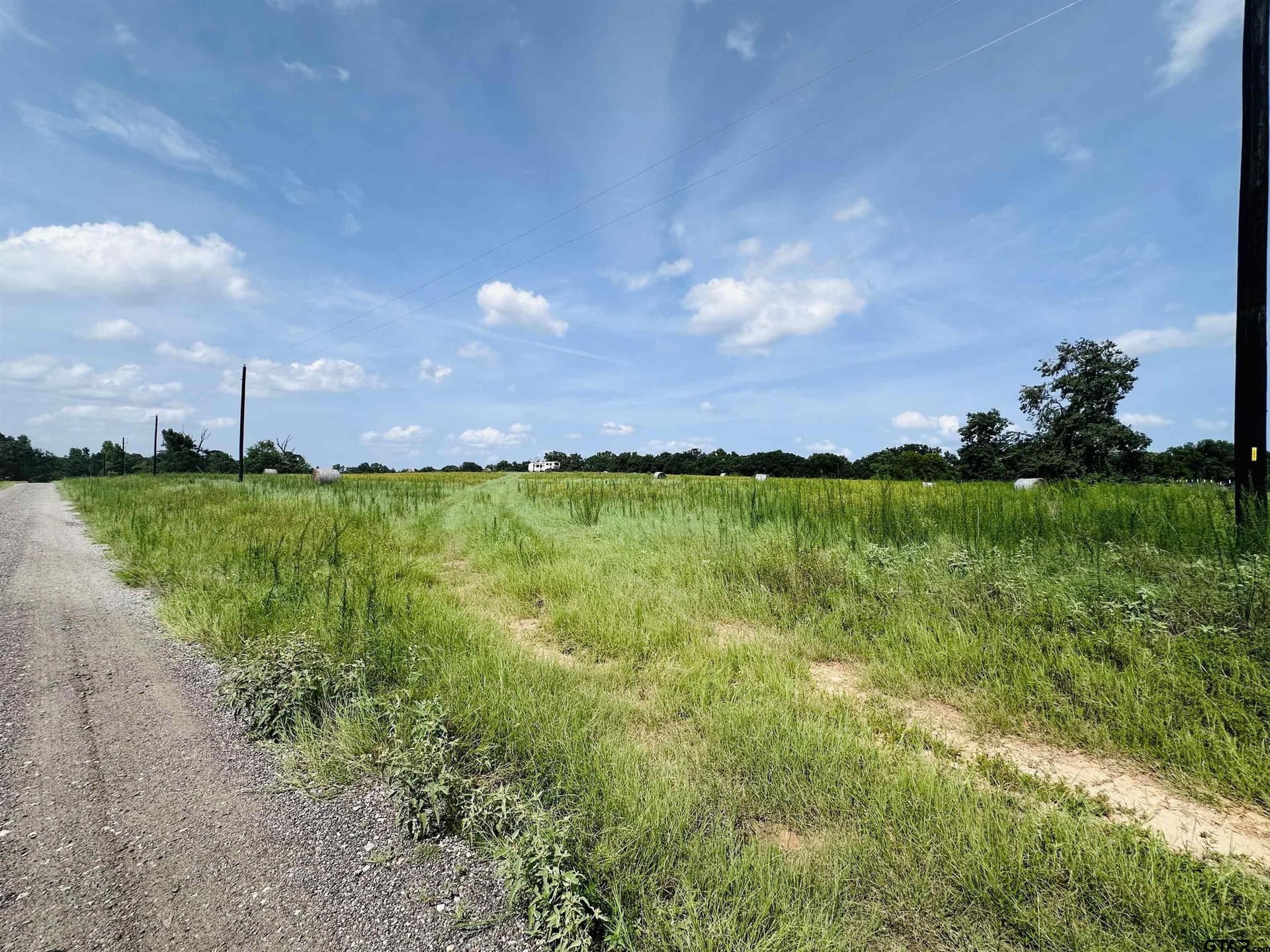 10.5 acres in Henderson County