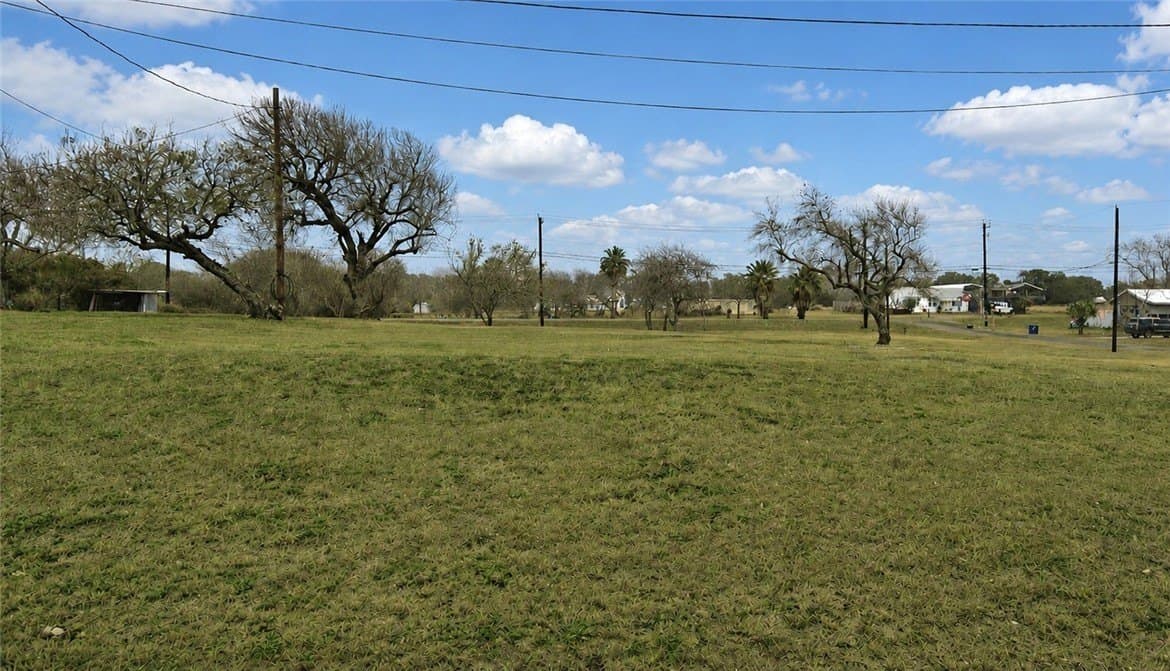 0.8 acres in San Patricio County