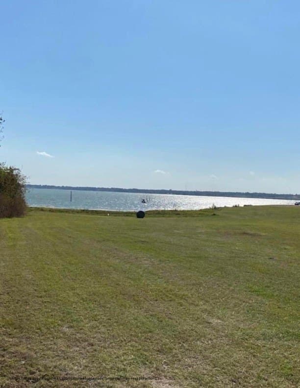 2.38 acres in Navarro County