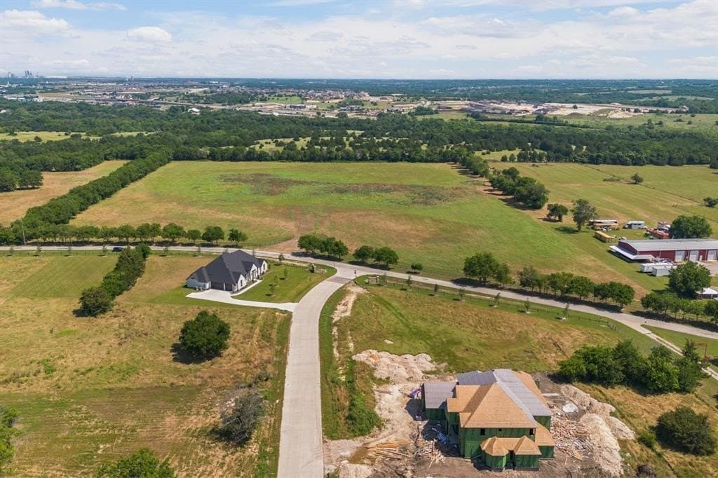 19.16 acres in Ellis County