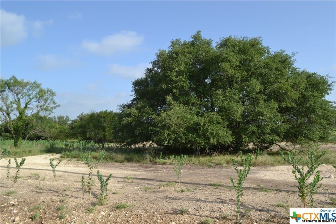 2.01 acres in Lampasas County