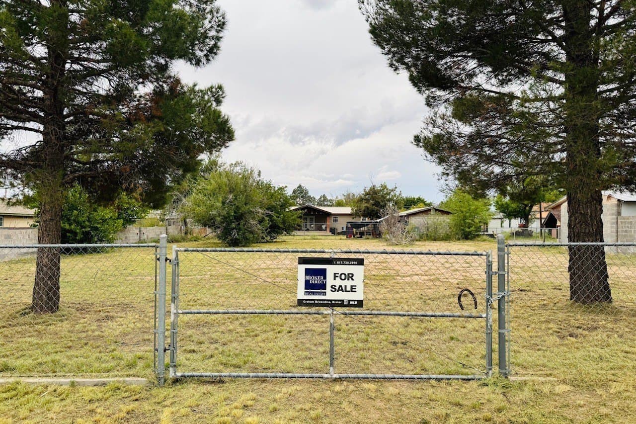 503 W First Street