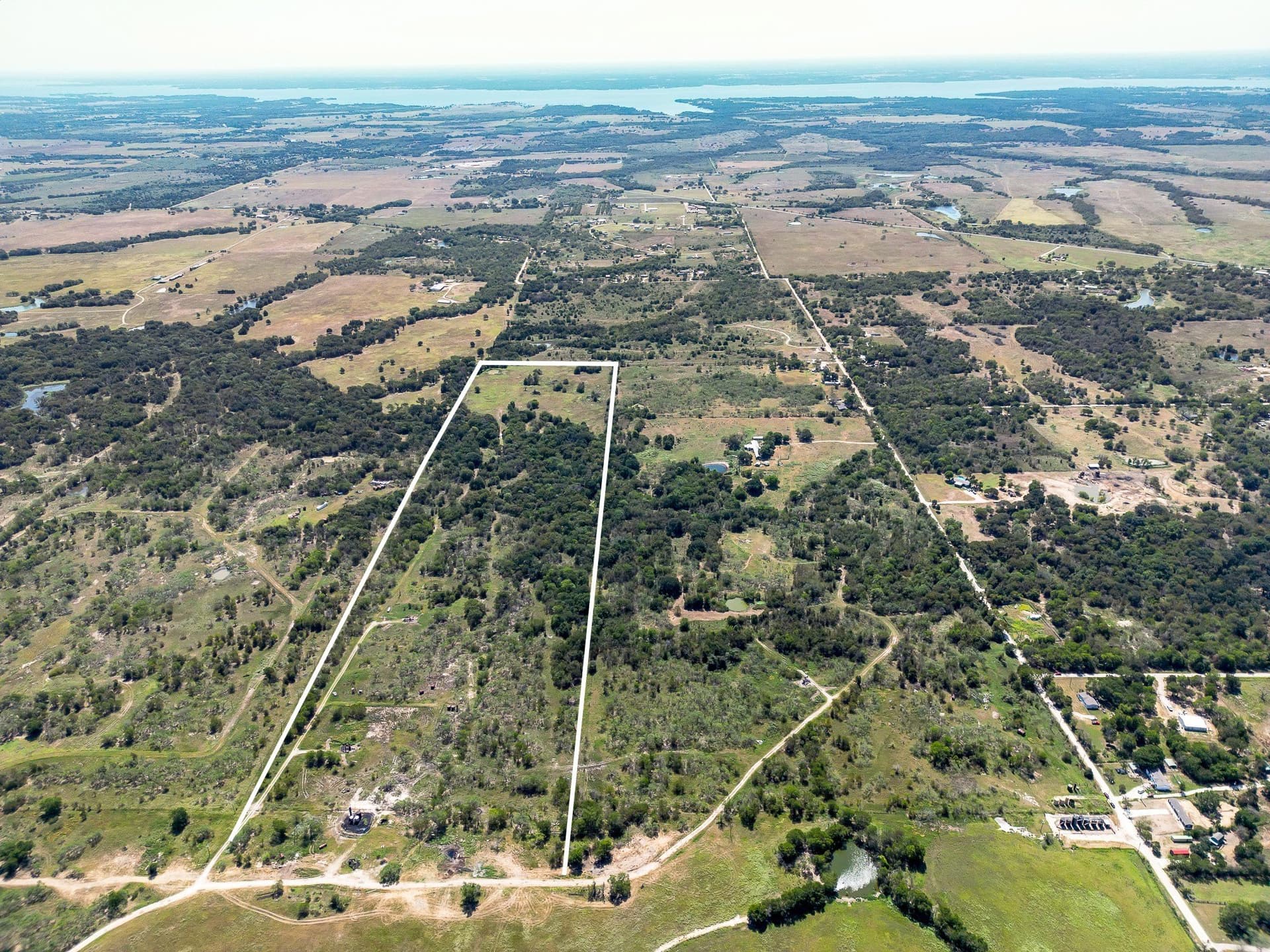 58.4 acres in Navarro County