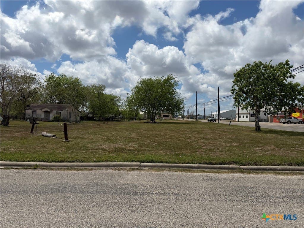 0.27 acres in Calhoun County