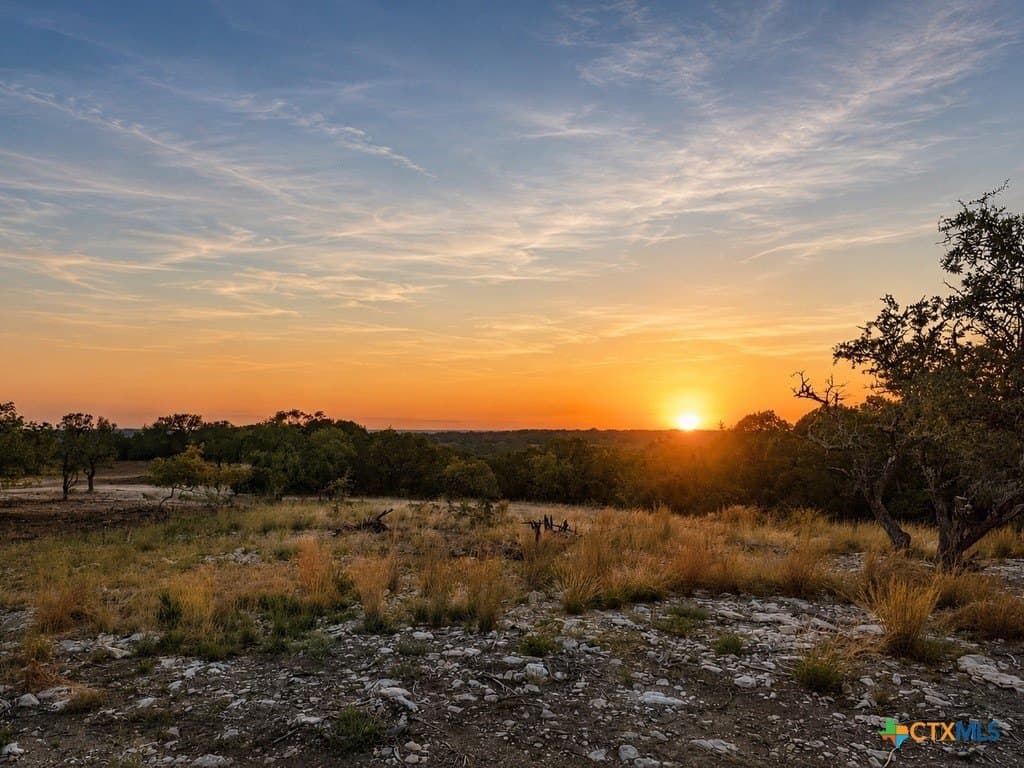 27.05 acres in Burnet County
