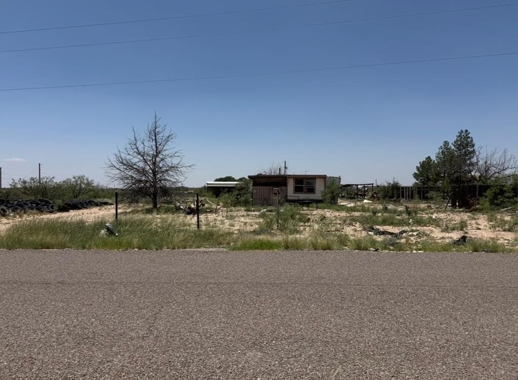 1.02 acres in Crane County