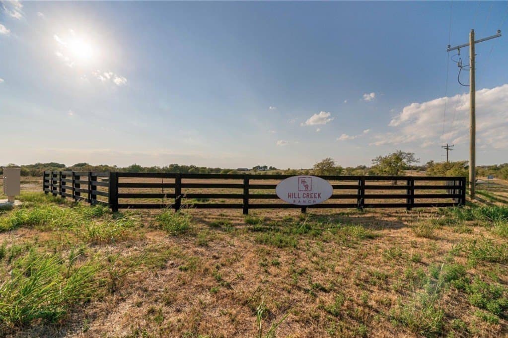 2.21 acres in Hill County