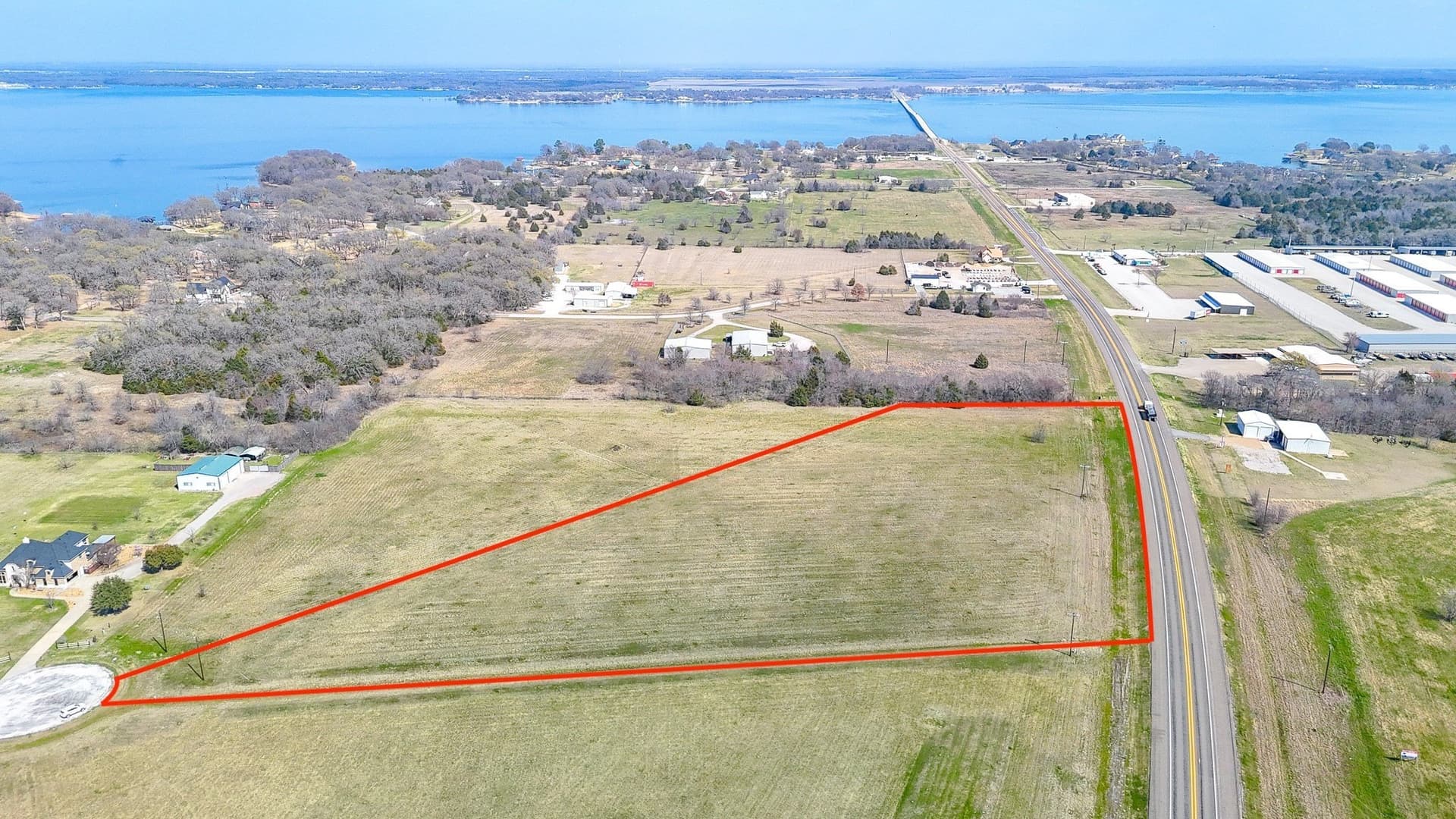5.87 acres in Navarro County