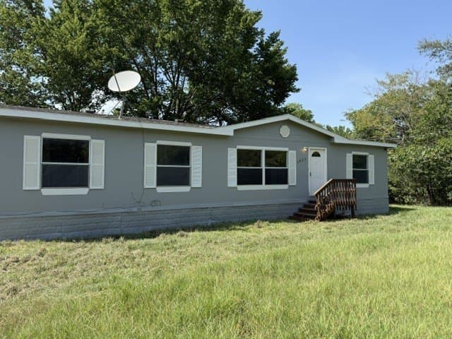 11.33 acres in Navarro County