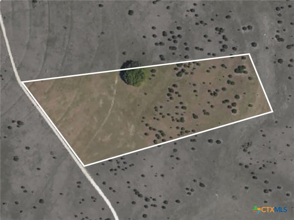 10.01 acres in Lampasas County