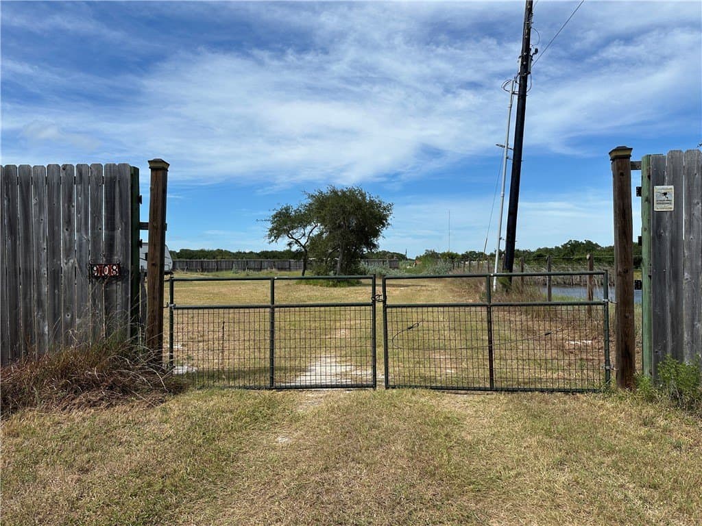 1.42 acres in Aransas County