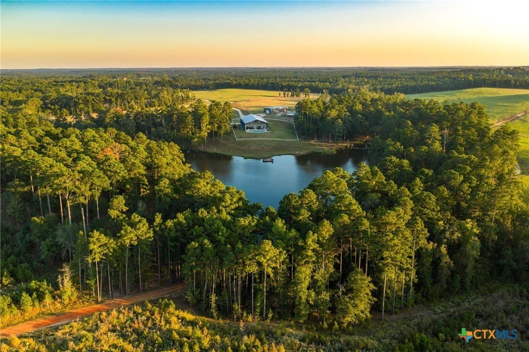 495 acres in Smith County