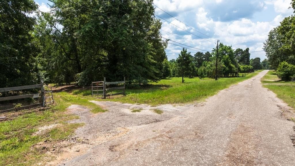 8 acres in ANDERSON County