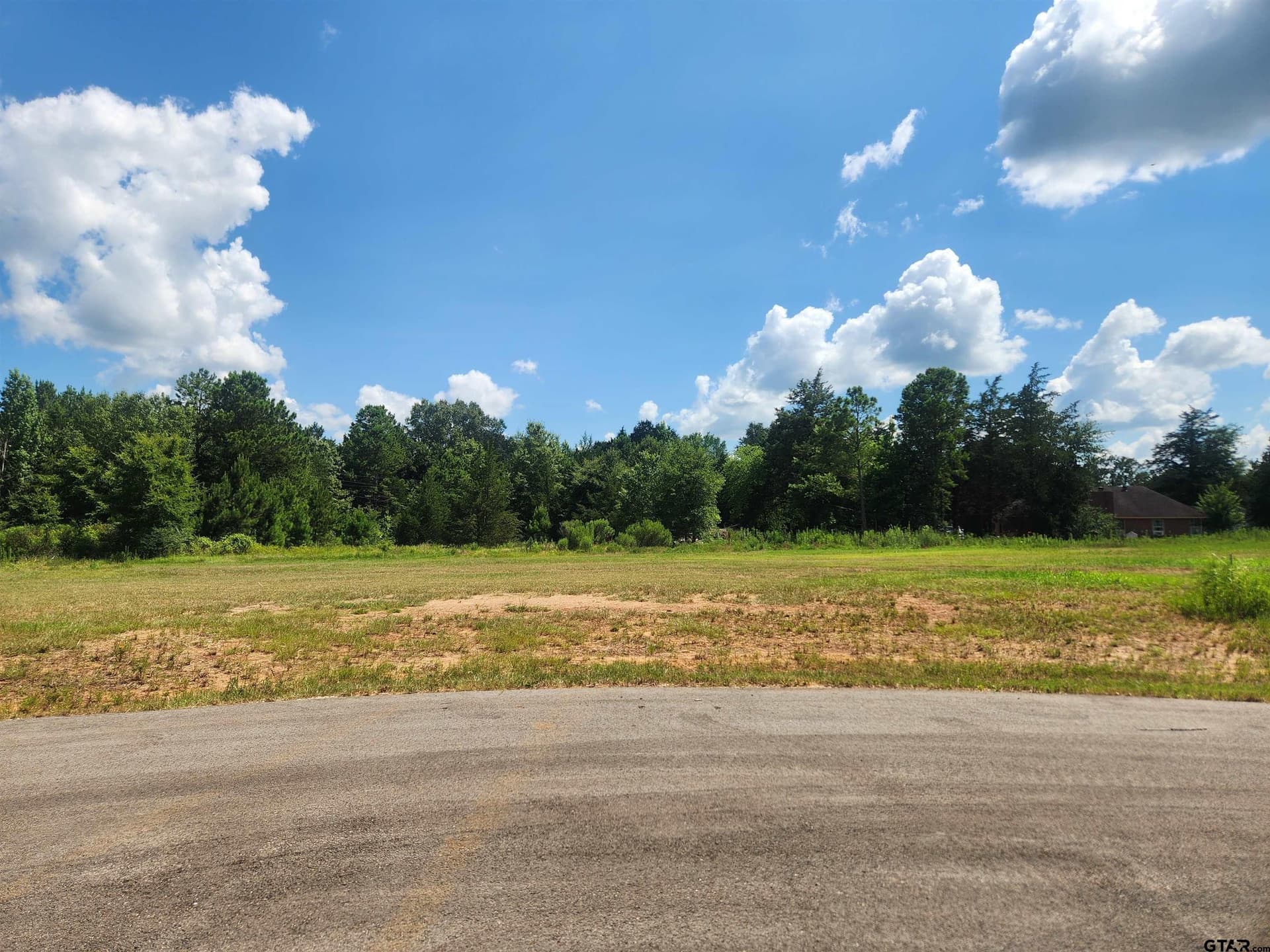 0.6 acres in Smith County