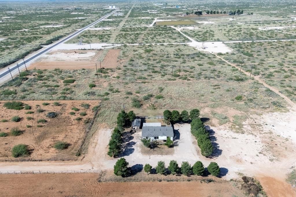 10 acres in Andrews County