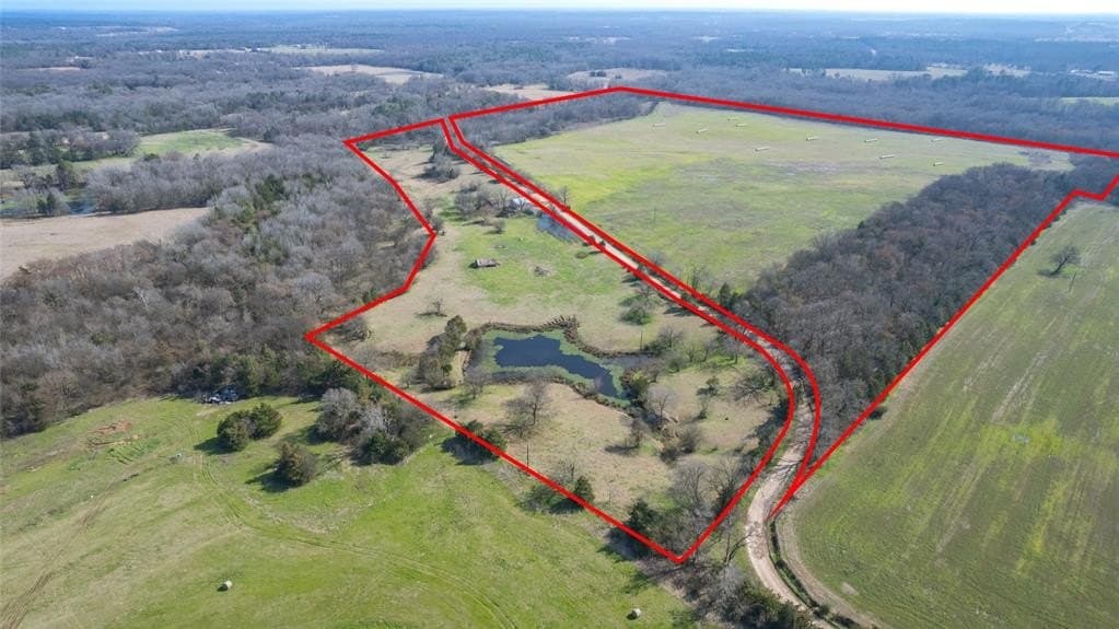 102 acres in Hopkins County