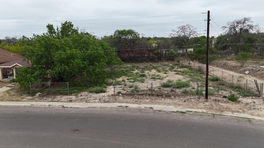 0.3 acres in Maverick County