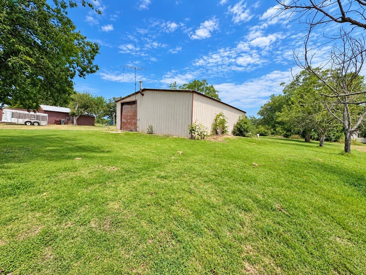 1438 Hurst Road