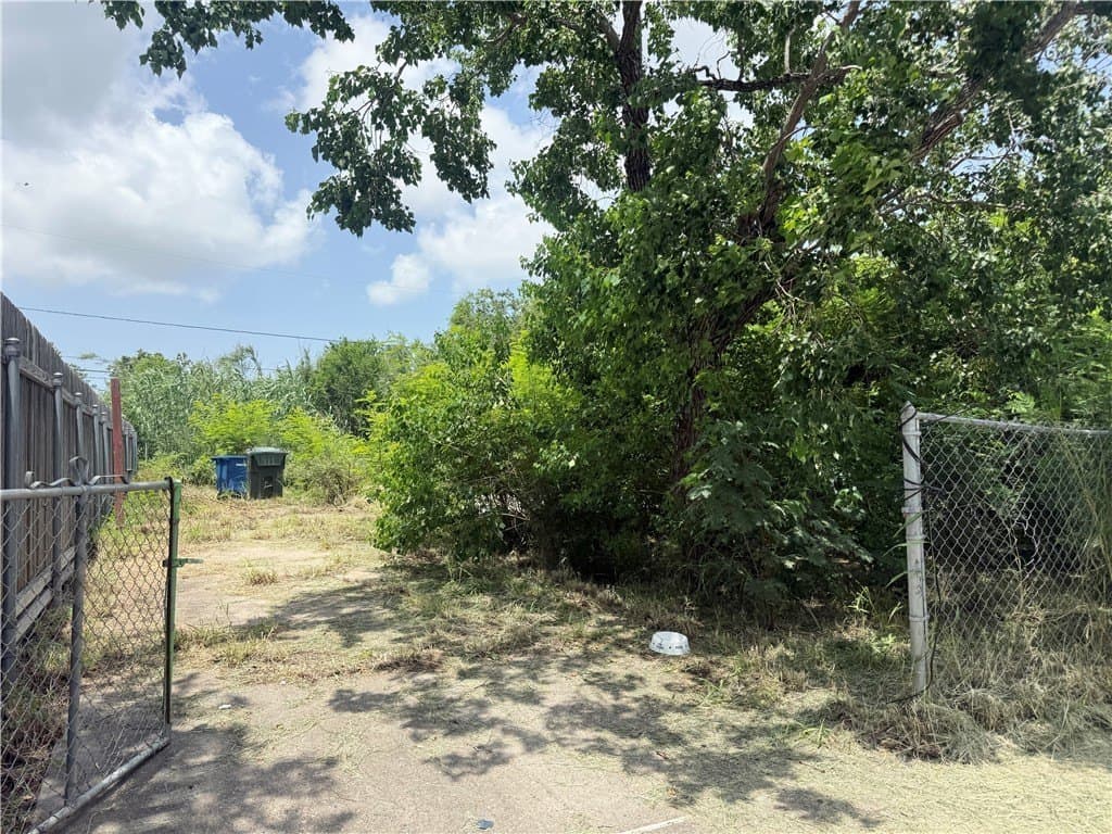 0.09 acres in Nueces County