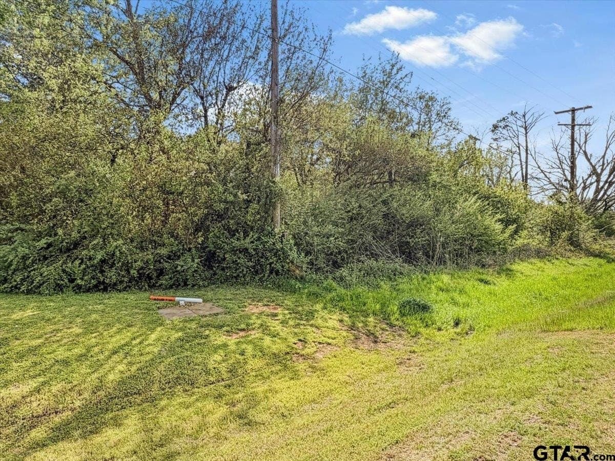 2.03 acres in Smith County