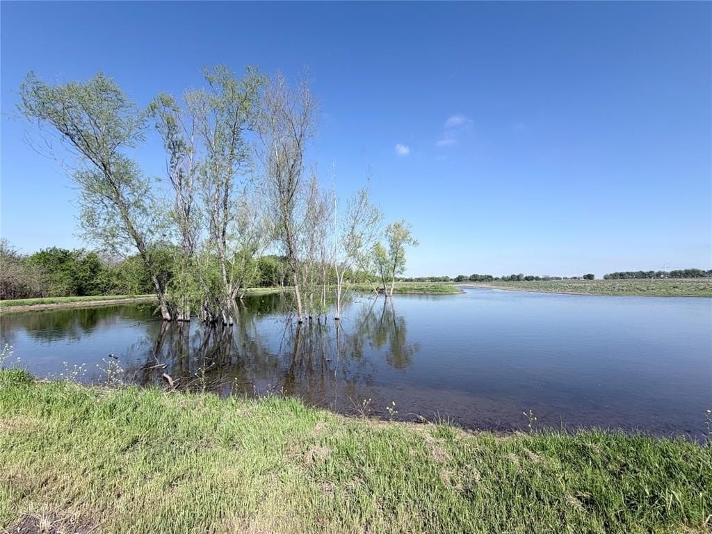 13.2 acres in Hill County