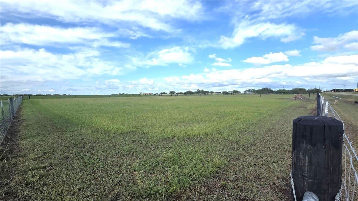 1.33 acres in Nueces County