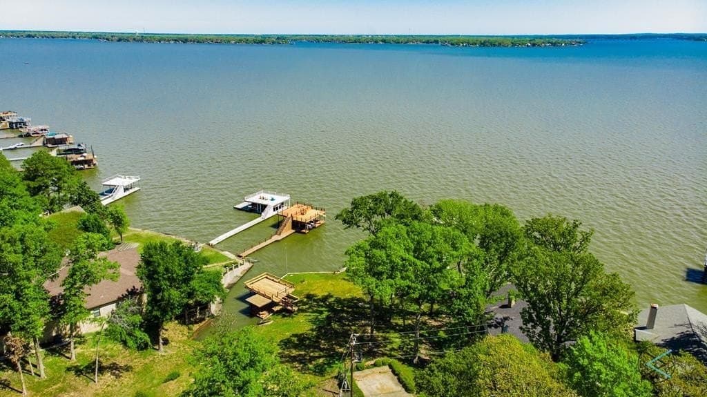 0.4 acres in Henderson County