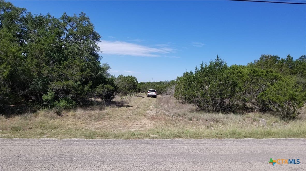 2.72 acres in Comal County