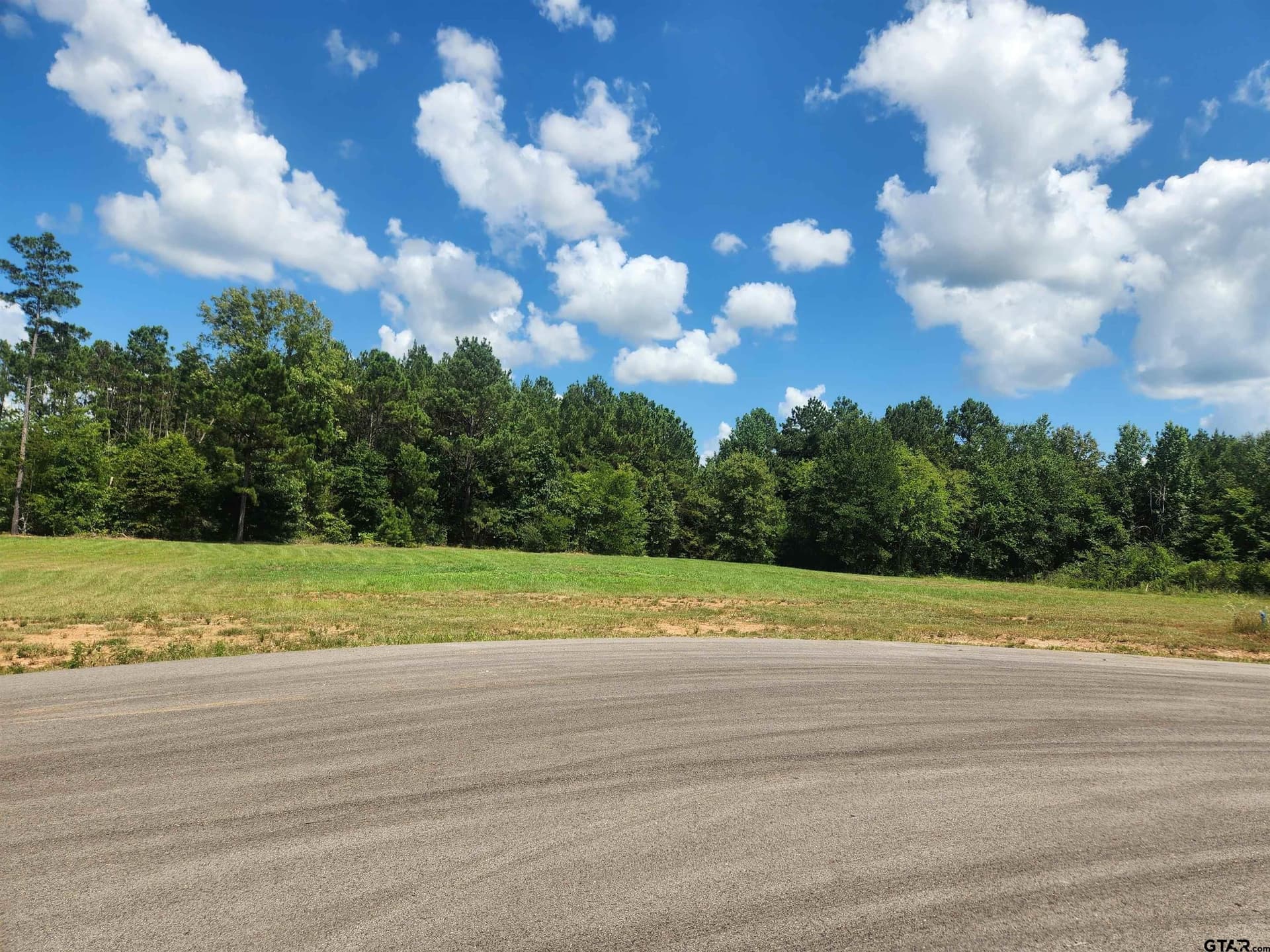 0.6 acres in Smith County