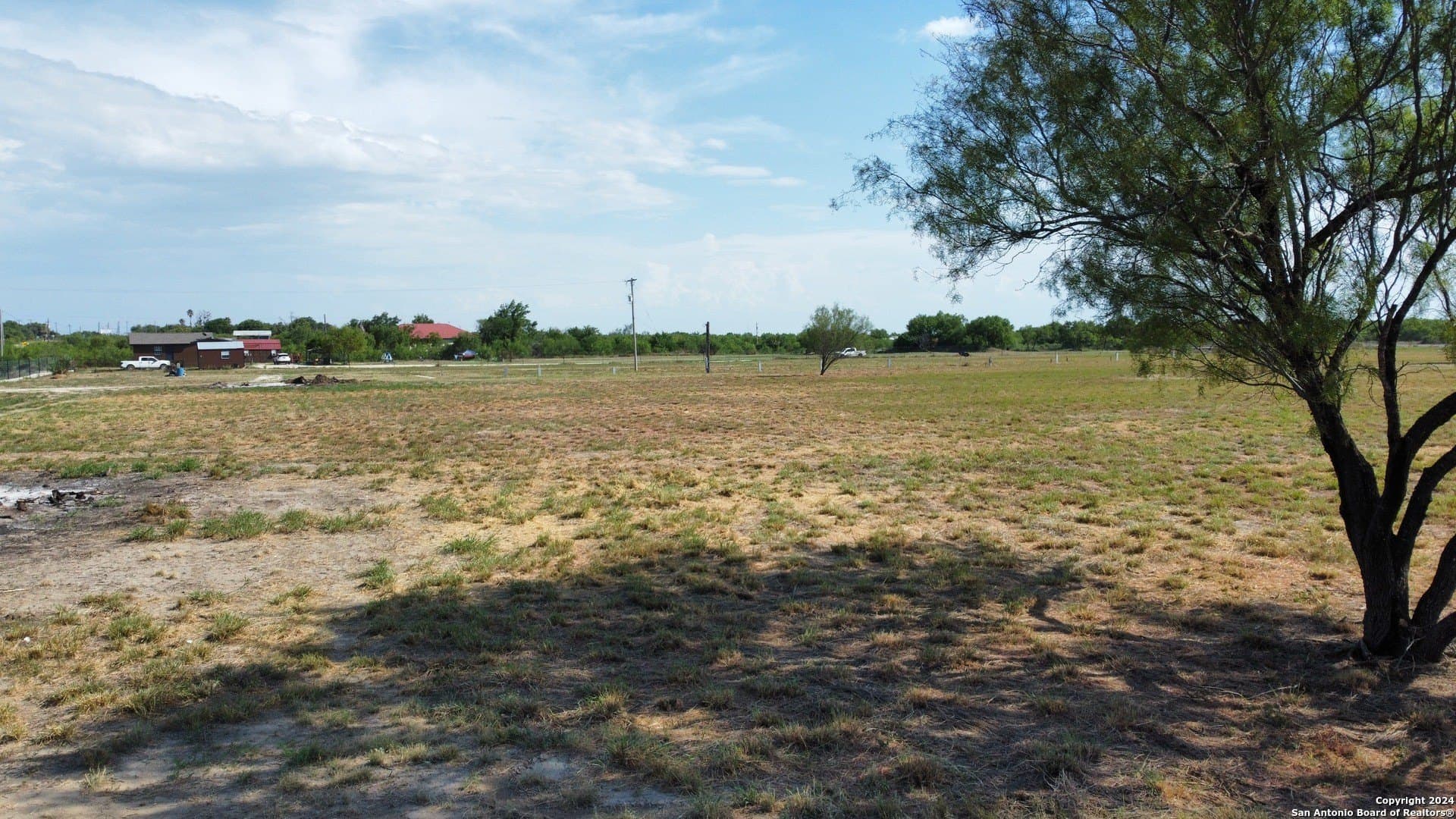 10 acres in Zavala County