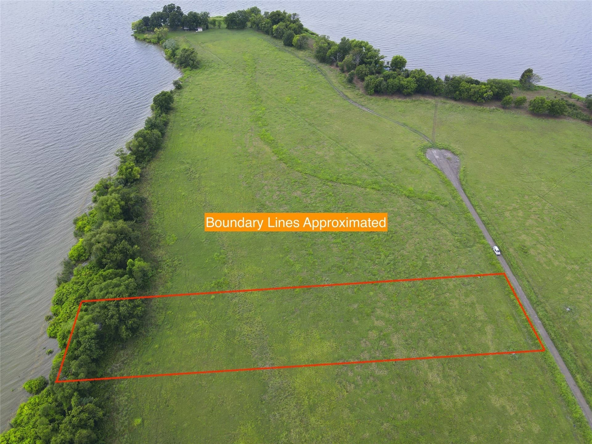 2.1 acres in Navarro County
