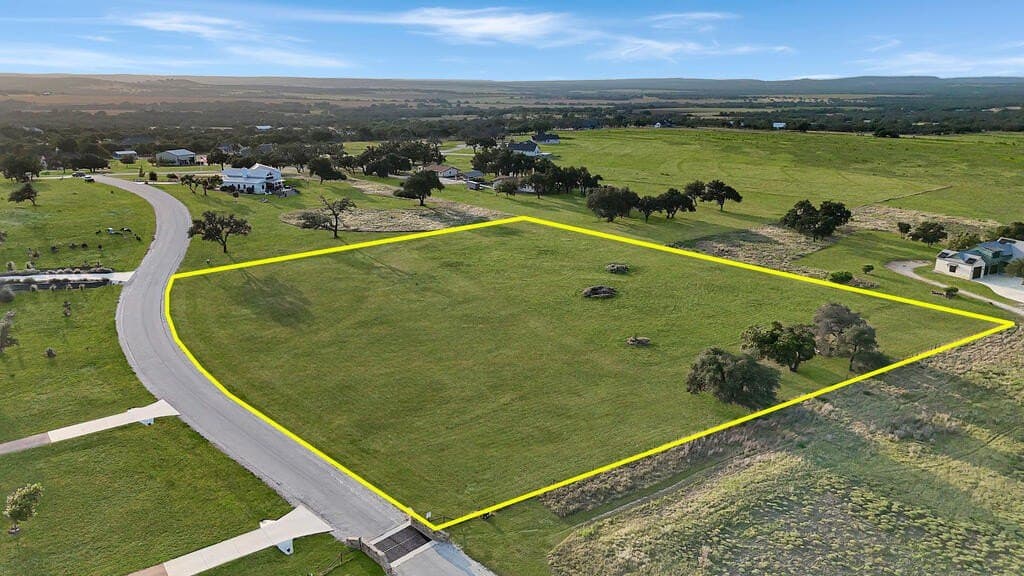 3.83 acres in Gillespie County