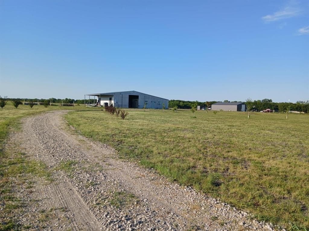 10 acres in Hunt County