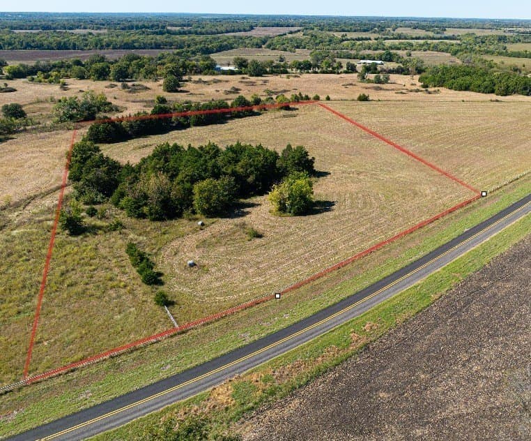 10.25 acres in Lamar County