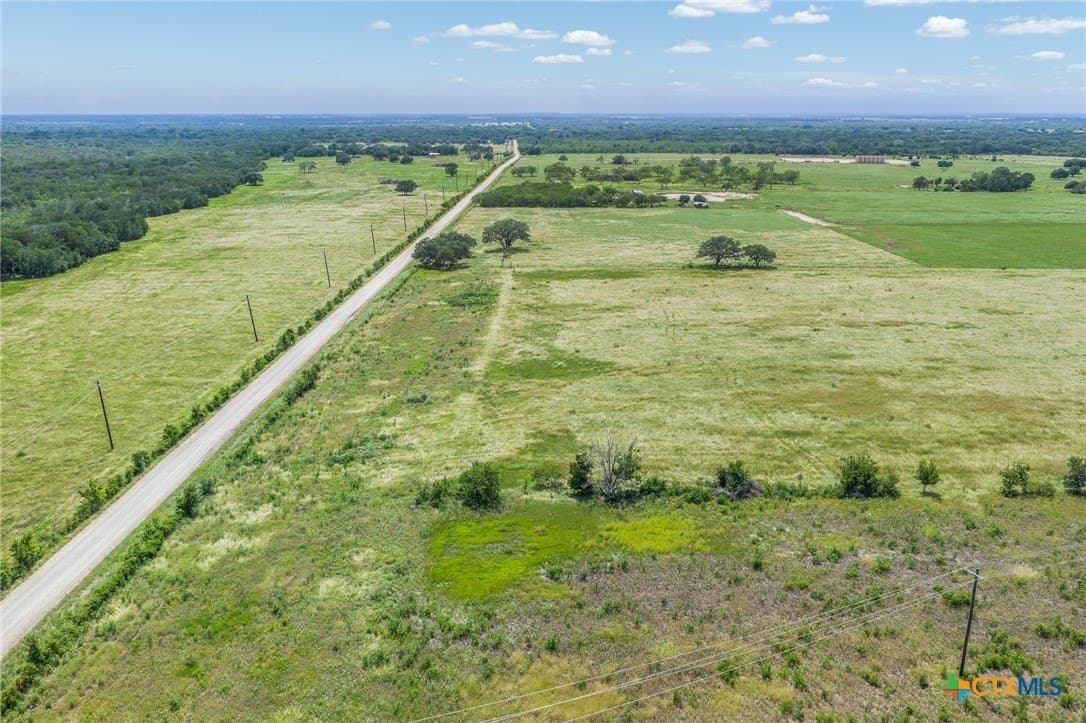 1.93 acres in Gonzales County