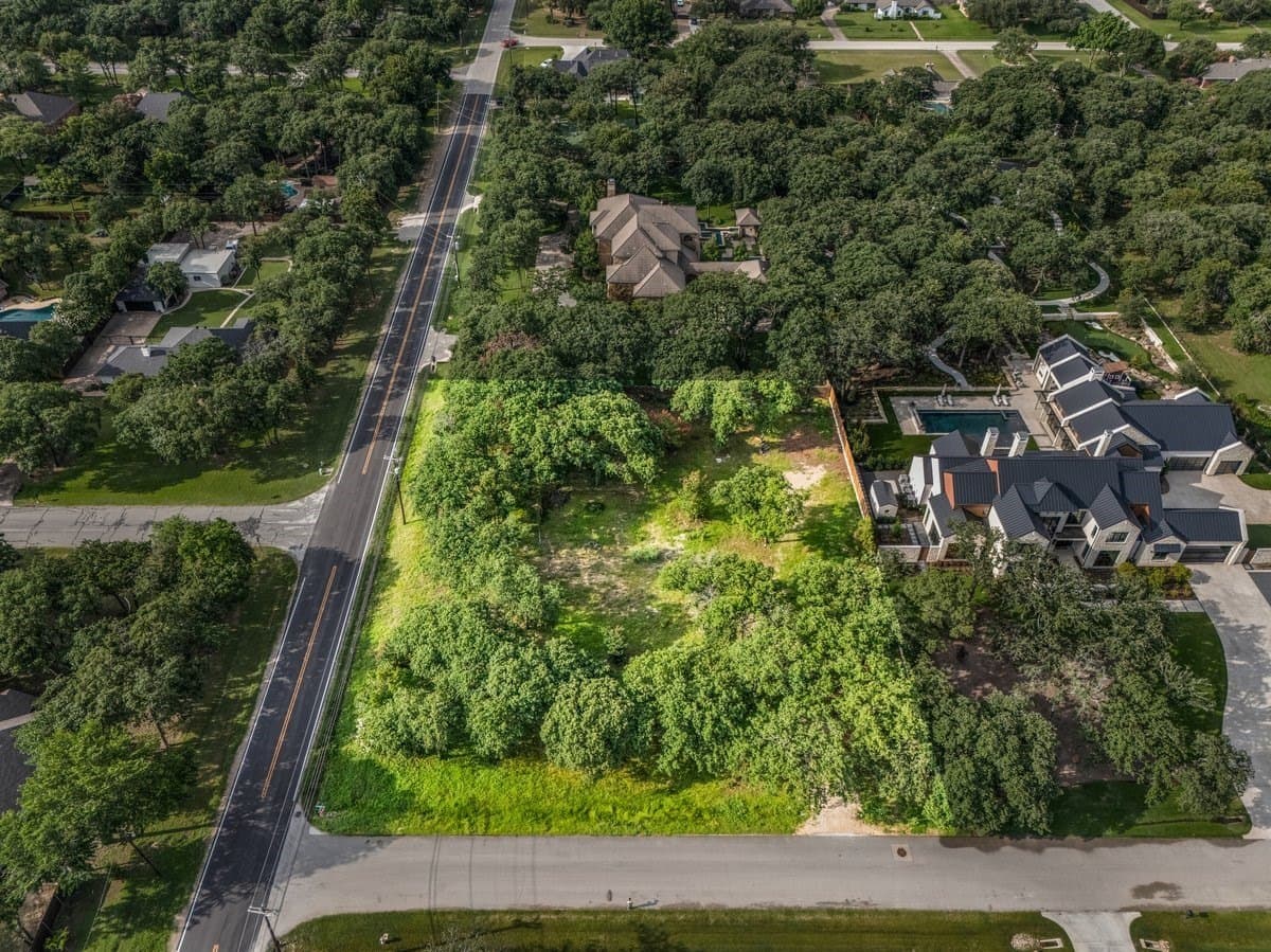 1 acres in Tarrant County