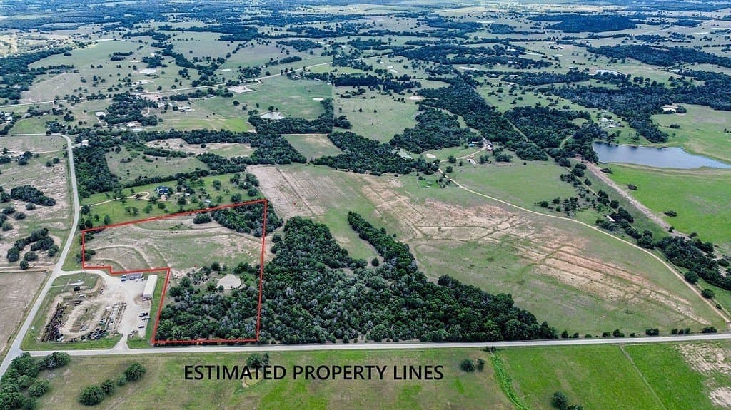 16 acres in Lee County