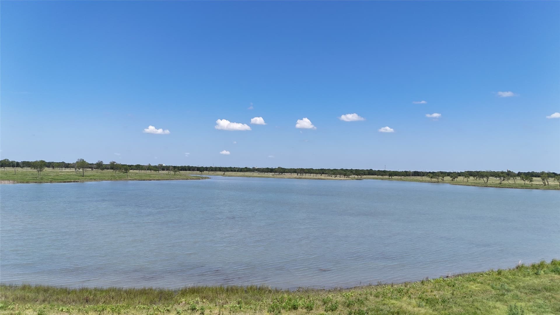 2.45 acres in Navarro County