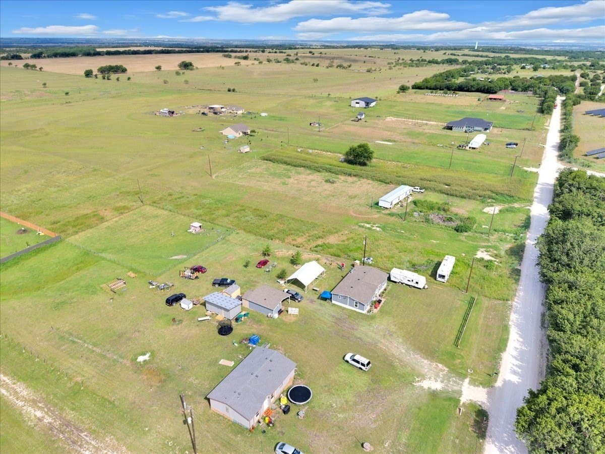 4 acres in Hill County