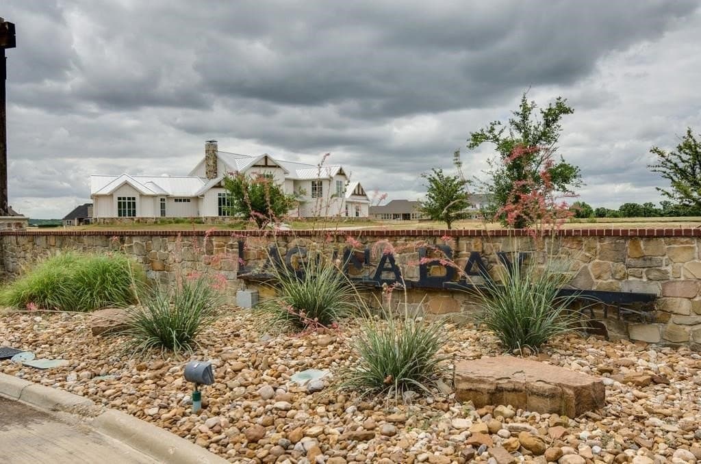 0.71 acres in Tarrant County