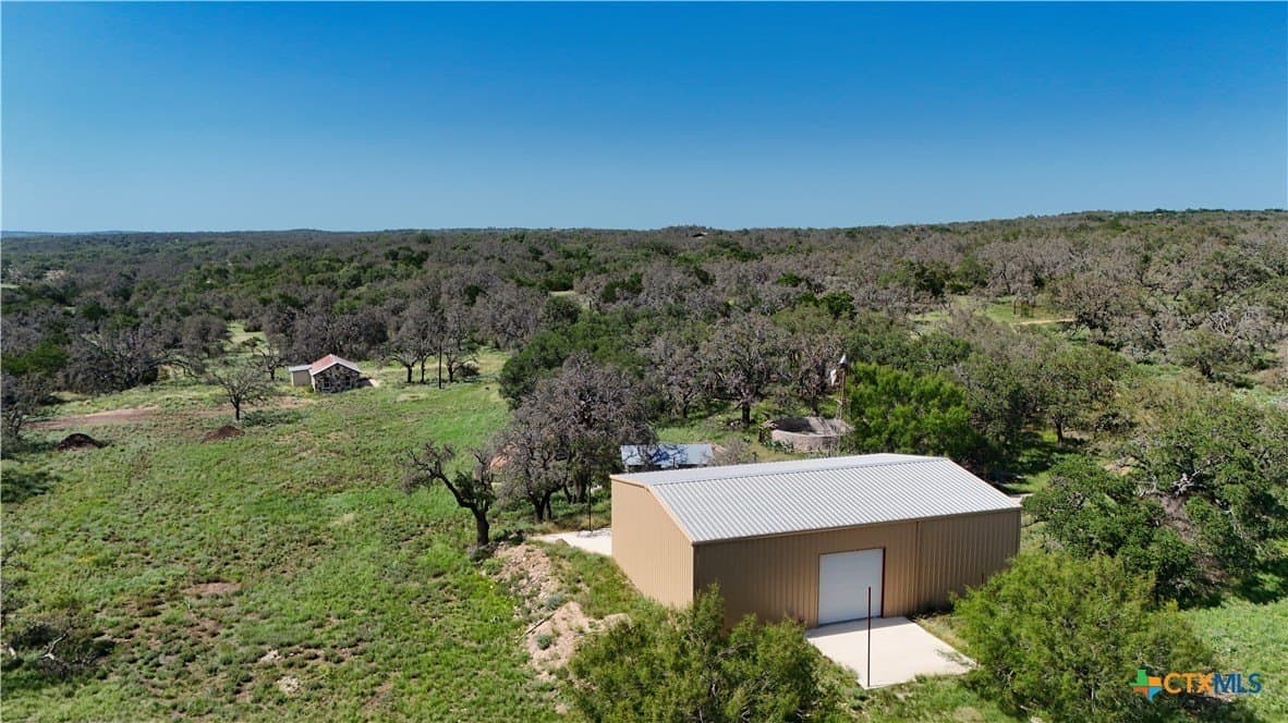 28.24 acres in Gillespie County