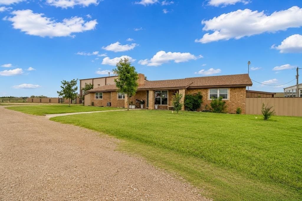 11.6 acres in Midland County
