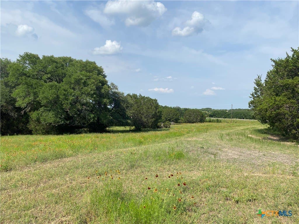 20 acres in Burnet County