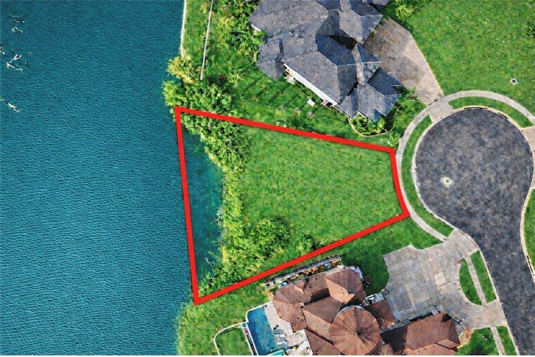 0.33 acres in Nueces County