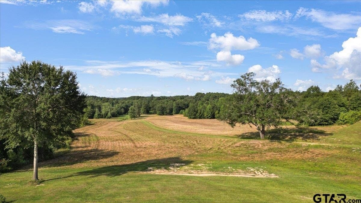 32 acres in Upshur County