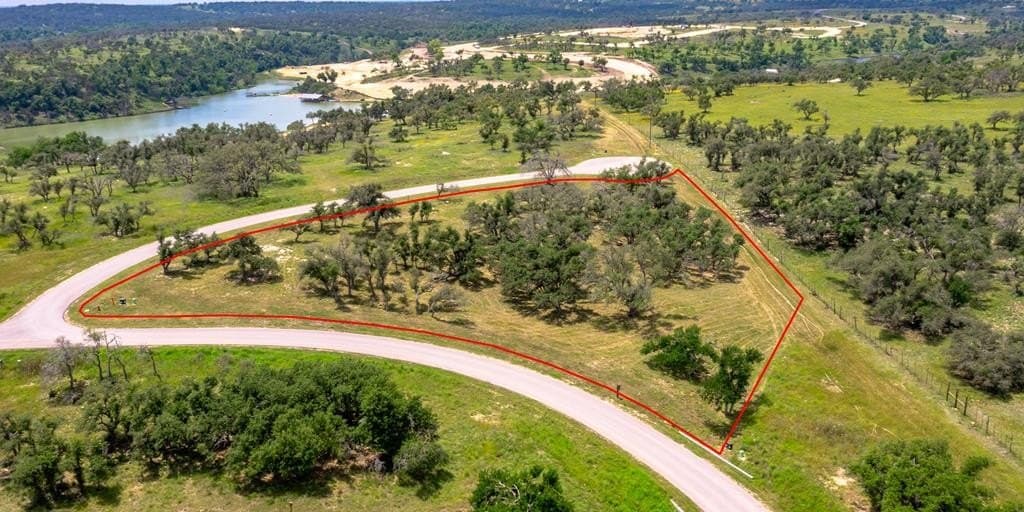2.05 acres in Gillespie County