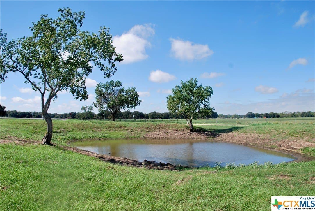 3.17 acres in Lavaca County